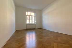 Wunderschöne 2-Zimmer Altbauwohnung mit Balkon und Wohnküche – München – Vorschaubild 1