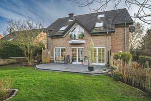 Freistehendes, umfassend modernisiertes Einfamilienhaus mit traumhaftem Garten in Gemmenich – Die vollständige Adresse der Immobilie erhältst du vom Anbieter., 52074 Vaalserquartier, Aachen – Vorschaubild 2