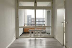 Klein + Fein = Dein! 2-Zimmer-Apartment + Loggia, offener Kochbereich, Wannenbad, Aufzug – Gropiusweg 17, 44801 Querenburg, Bochum – Vorschaubild 3