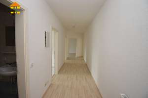 Perfekt für 3 mit Balkon und Tageslichtbad in ruhiger Lage – Zeißstraße 16, 9131 Hilbersdorf, Chemnitz – Vorschaubild 2