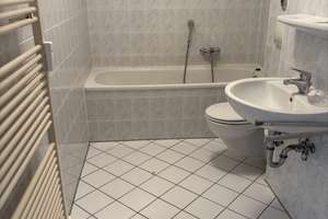 2 Raum Wohnung mit Balkon, Abstellraum, Einbauküche und Stellplatz in schöner Wohnlage zu vermieten – Tannenstraße 19, 9113 Schloßchemnitz, Chemnitz – Vorschaubild 12