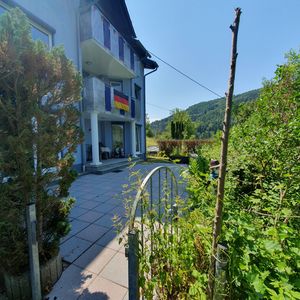 Viel Platz in Bad Wildbad Calmbach: 3-Zimmer-Wohnung mit große Terasse, Garage, Lastaufzug, grüneflä