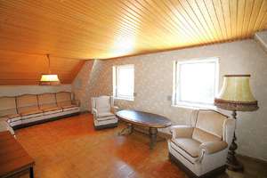 -RESERVIERT- Wohnhaus mit Einliegerwohnung, großem Grundstück und unterkellerter Garage – Die vollständige Adresse der Immobilie erhältst du vom Anbieter., 86853 Langerringen – Vorschaubild 5
