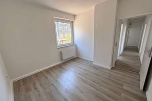 Nähe Allee-Center Essen. Schöne, renovierte und lichtdurchflutete 3-Zimmer Wohnung.