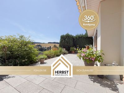Unverbaubarer Fernblick - Sonnenterrasse, Privatgarten, Wohnküche, Tageslichtbad & bald bezugsfrei!