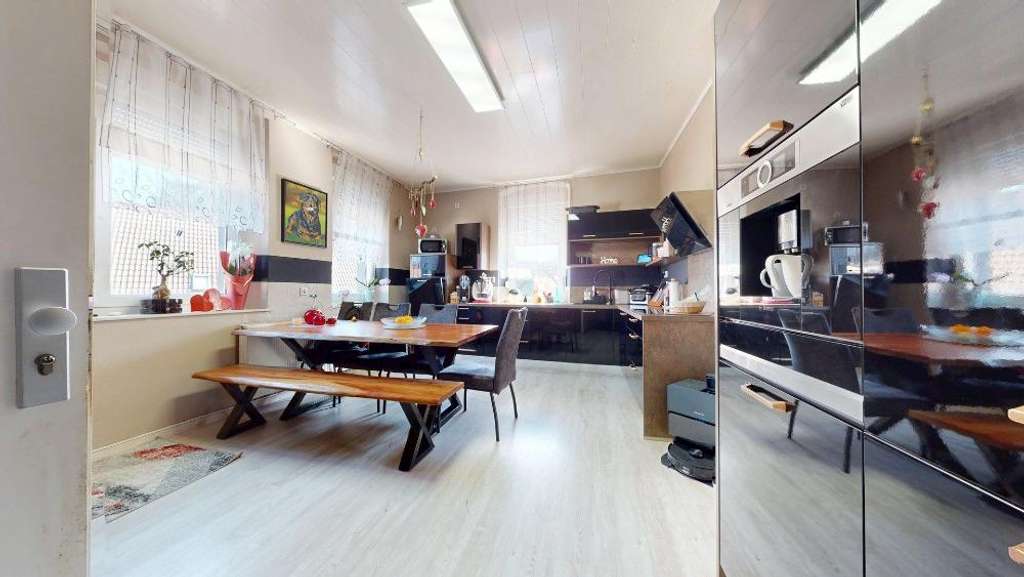 Immobilie in Lemberg - +++Großzügiges, lichtdurchflutetes 3-Familienhaus mit Südterrasse, Garage und Hof im Ortszentrum+++ - Bild 4