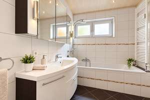 Uni-nah wohnen in Regensburg – renovierte 2-Zimmer-Wohnung mit Wintergarten & Garage – 93053 Kasernenviertel, Regensburg – Vorschaubild 6