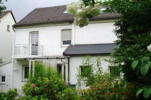 Zentrumsnah und dennoch ruhig – charmantes Ein-/Zweifamilienhaus mit sonnigem Garten in Neheim – Die vollständige Adresse der Immobilie erhältst du vom Anbieter., 59755 Arnsberg – Vorschaubild 1
