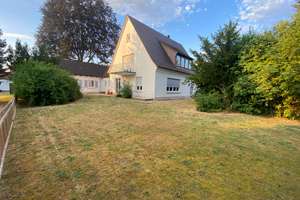 Stilvolles Einfamilienhaus mit Garten in ruhiger und zentraler Wohnlage