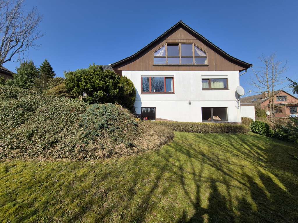 Immobilie in Hardegsen - * Hardegsen * gepflegtes Zweifamilienhaus mit Einliegerwohnung * Wfl. ca. 276 m² * GS ca. 975 m² * - Bild 2