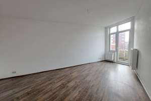 Modernisierte 3-Zimmer-Wohnung mit Balkon und Fußbodenbelag in Bremerhaven-Lehe! – Fritz-Reuter-Straße 31, 27568 Lehe, Bremerhaven – Vorschaubild 2