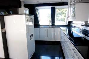 Wohnen am Stadtpark: 2 Zimmer Dachstudio ca.75m² in Winterhude, – Die vollständige Adresse der Immobilie erhältst du vom Anbieter., 22299 Winterhude, Hamburg – Vorschaubild 3