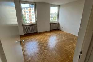 Helle 3 Zimmer Wohnung mit Balkon & EBK in München Moosach zu vermieten  – Die vollständige Adresse der Immobilie erhältst du vom Anbieter., 80993 Alt-Moosach, München – Vorschaubild 2