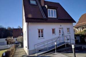 Gepflegtes 5-Zi-Einfamilienhaus mit separatem Gewerbebereich und 2 Stellplätzen – Die vollständige Adresse der Immobilie erhältst du vom Anbieter., 86956 Schongau – Vorschaubild 1