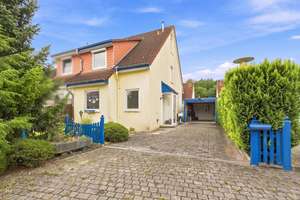 Gepflegte Doppelhaushälfte mit Garage in Bremen-Arsten