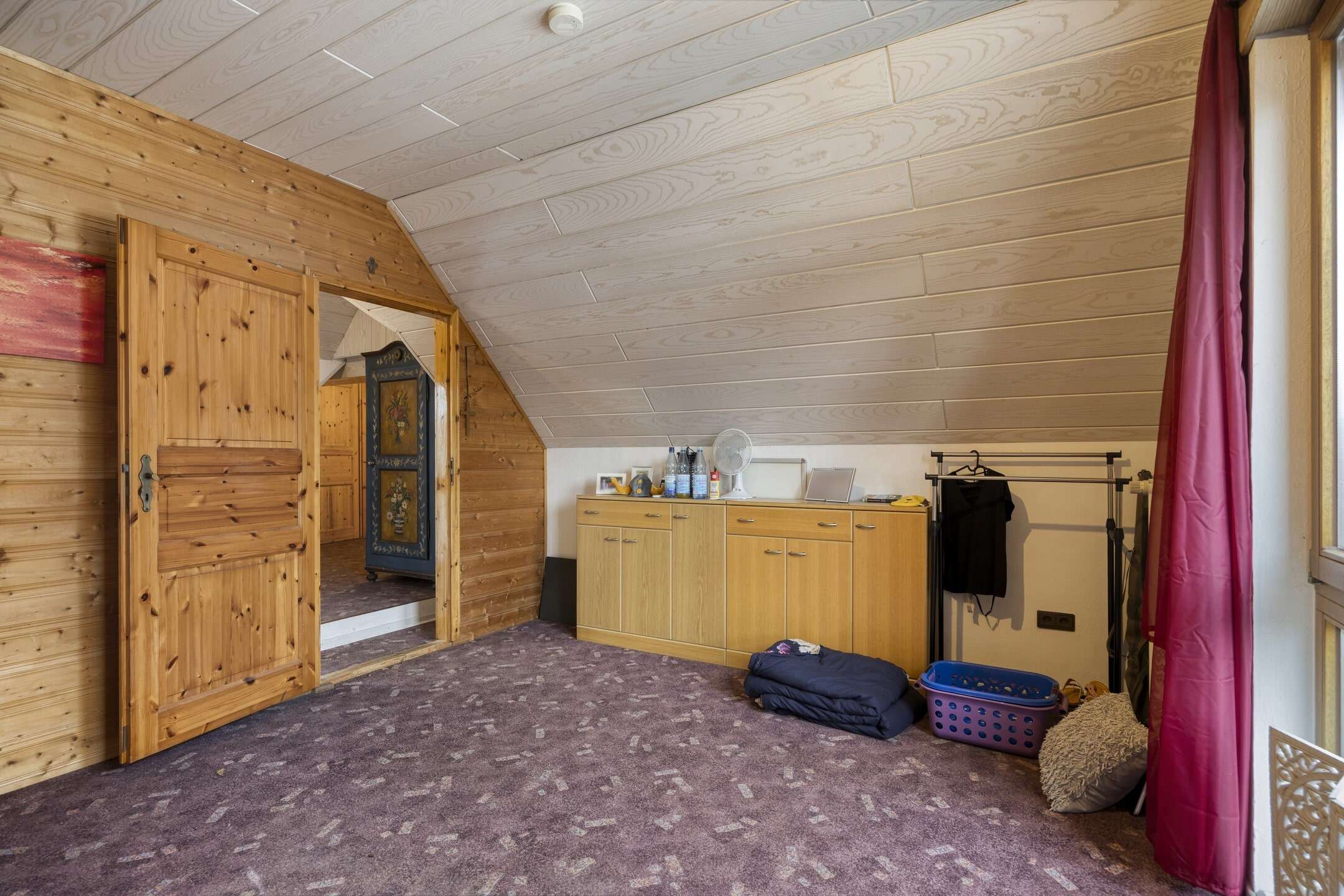 Immobilie in Kirchen (Sieg) - Seltenes Schmuckstück * Wohnen mit Geschichte und Komfort am Fuße der Freusburg * mit großer Scheune - Bild 2