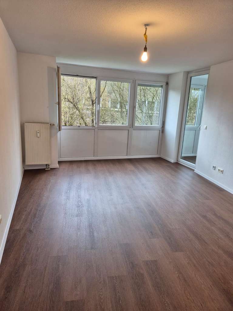 Immobilie in Plochingen - Renovierte 2-Zimmer Wohnung mit Wintergarten im 2. OG  in Plochingen - Bild 0