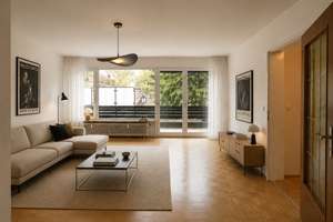 Wohnen mit Charakter: Helle 3-Zimmer-Wohnung im 1. OG mit Balkon ins Grüne