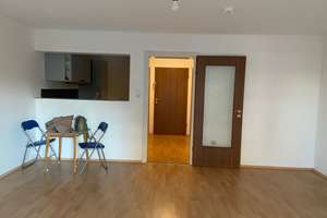 Großzügiges Appartement im Westen von Regensburg mit moderner Einbauküche und weitläufigem Balkon – Weinweg 55, 93049 Westenviertel, Regensburg – Vorschaubild 3