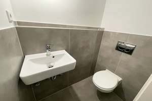 Willkommen in Ihrer frisch modernisierten Familien-Wohnung mit Balkon-Weitblick, Wannenbad, Gäste-WC – Friedensstraße 114a, 51145 Urbach, Köln – Vorschaubild 27
