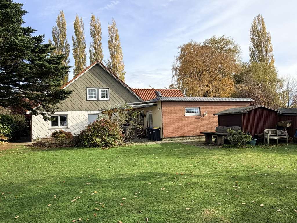 Immobilie in Auetal - individuelles Wohnhaus mit unverbautem Fernblick - Bild 0