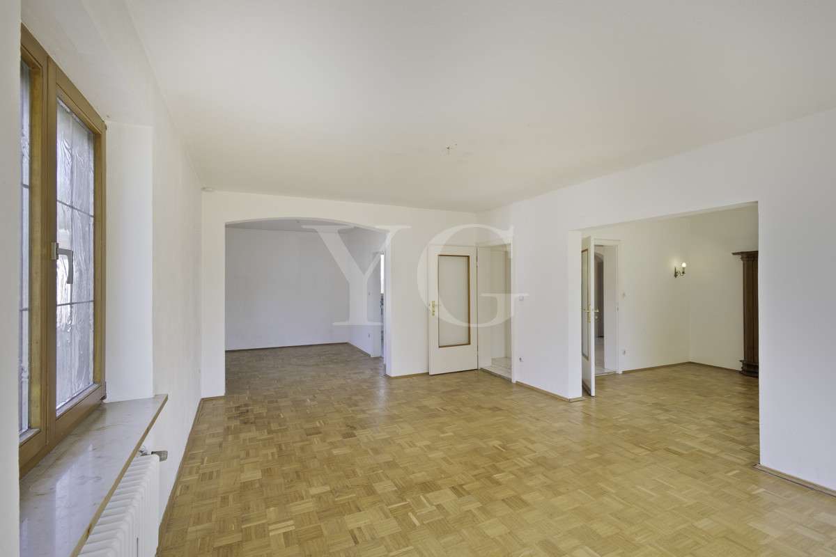 Immobilie in Emmering - Zweifamilienhaus mit großem Grundstück & Baupotenzial  Emmering - Bild 1