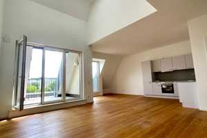 Qualität trifft Lage, moderne 2 Zimmer Whg und EBK, Tgl. Bad und Balkon im Herzen von Wiesbaden – Wilhelmstraße 44-46, 65183 Wiesbaden – Vorschaubild 1