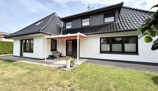 Bild von Modernisierter Bungalow mit Kamin, Fußbodenheizung und großem Garten! Aschhausen