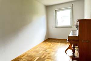 Wohnen, Arbeiten, Vermieten: Vielseitiges Zweifamilienhaus mit Garten und Garage – Die vollständige Adresse der Immobilie erhältst du vom Anbieter., 72658 Bempflingen – Vorschaubild 14