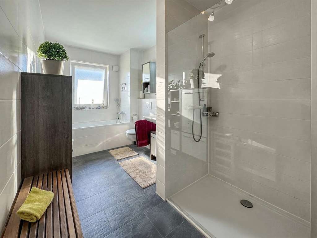 Immobilie in Biberbach - Gartenwohnung mit großem Garten, extra Garage und Stellplatz - Bild 4