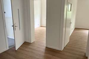 Attraktive 3-Zimmer-Wohnung mit besonderem Wohngefühl in begehrter Lage von Rüttenscheid – Die vollständige Adresse der Immobilie erhältst du vom Anbieter., 45131 Rüttenscheid, Essen – Vorschaubild 2