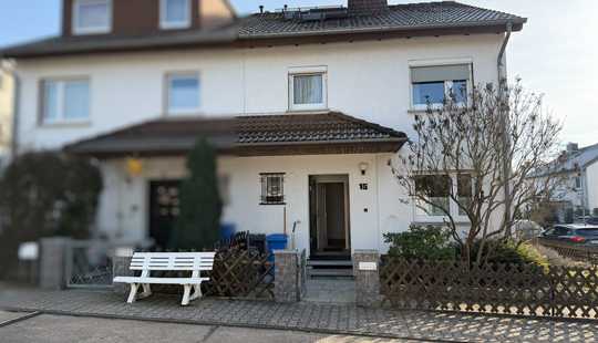 Bild von Attraktive Doppelhaushälfte mit Garage und schönem Garten in Eschborn-Niederhöchstädt!