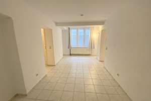 Tolles Studentenapartment in der Südstadt! Souterrain. Eigener Innenhof! Duschbad! EBK.
