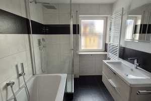 Exklusive zentrale 3,5 Zimmer Dachgeschosswohnung mit geh. Innenausstattung, Loggia und EBK – Moltkestraße 22, 88046 Bodenseekreis – Vorschaubild 11
