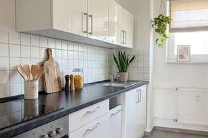 die Stadt zum Greifen nahe - helle 3 Zimmer mit großem Südbalkon, Tageslichtbad und Einbauküche – Heinrich-Beck-Str. 56, 9112 Kaßberg, Chemnitz – Vorschaubild 6