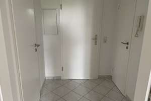 komplett renovierte Dachgeschosswohnung mit Einbauküche im Zentrum – Schmidtstedter Ufer 16, 99084 Altstadt, Erfurt – Vorschaubild 7