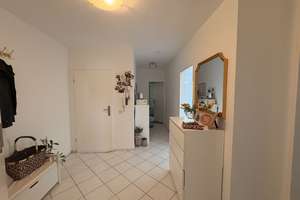 CITYHOUSE: Lichtdurchflutete 2-Zimmer-Wohnung in Rheinnähe mit Balkon, EBK und Stellplatz – Sandbergstraße 7, 51143 Langel, Köln – Vorschaubild 3