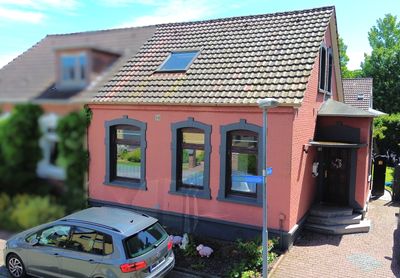 Familiennest zum Wohlfühlen: Klassische Doppelhaushälfte in Nordenham
