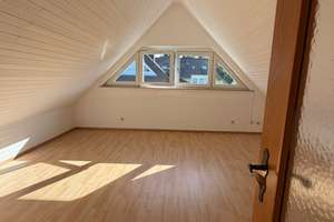 Doppelhaushälfte mit großem Wohn-/Essbereich inkl. Kamin, kl. Garten, Balkon und ausg. Dachgeschoss – Die vollständige Adresse der Immobilie erhältst du vom Anbieter., 45259 Heisingen, Essen – Vorschaubild 21
