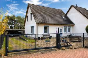 Schönes Einfamilienhaus mit neuer Luft-Wärmepumpe in sehr ruhiger Wohnlage – Die vollständige Adresse der Immobilie erhältst du vom Anbieter., 14641 Wustermark – Vorschaubild 2