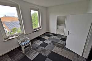 einzugsfertige 3-Zimmer-Wohnung, frisch renoviert, Badewanne