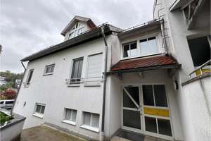 Da ist es.
Mehrfamilienhaus in Elchingen (Thalfingen)
Sechs Wohnungen|2 Garagen|STP. Globalverkauf – Lerchenweg 12, 89275 Elchingen – Vorschaubild 8