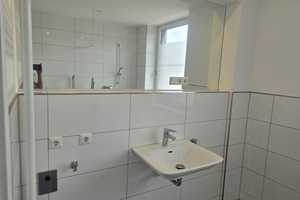 Freundliche 2-Zimmer-Wohnung mit Einbauküche in Bremerhaven – Rohrstraße 15, 27572 Bremerhaven – Vorschaubild 2