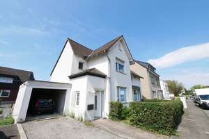 Attraktives Zweifamilienhaus mit großem Grundstück in Paderborner Innenstadtnähe
