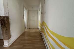 **Abramo&Partner** Renovierungsbedürftige 2-Zimmer-Wohnung  in zentraler Lage von Wiesbaden-Biebrich – Die vollständige Adresse der Immobilie erhältst du vom Anbieter., 65203 Biebrich, Wiesbaden – Vorschaubild 3