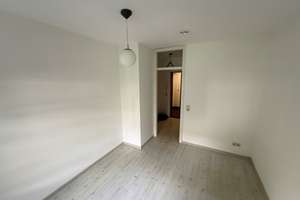 Geschmackvolle 2-Raum-Erdgeschosswohnung mit Einbauküche in Köln-Junkersdorf – Sterrenhofweg 43, 50858 Junkersdorf, Köln – Vorschaubild 10
