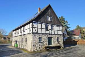 Vielseitige Immobilie in Sundern-Endorf – Die vollständige Adresse der Immobilie erhältst du vom Anbieter., 59846 Sundern (Sauerland) – Vorschaubild 1