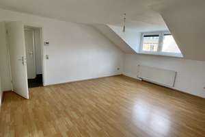 Ab sofort bezugsfrei –  Dachgeschosswohnung in beliebter Lage der Mainzer Neustadt. – Adam-Karillion-Straße 00, 55118 Neustadt, Mainz – Vorschaubild 3