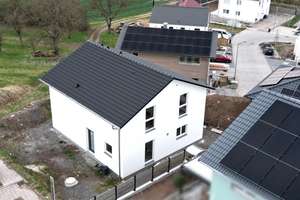 Neubau in KFW 40 Ausführung. – Die vollständige Adresse der Immobilie erhältst du vom Anbieter., 74397 Pfaffenhofen – Vorschaubild 2