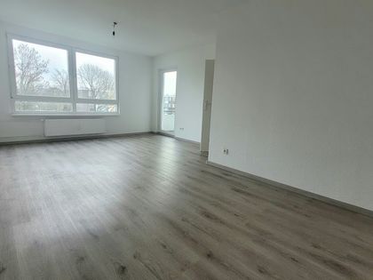 Renovierte shops 3-Zimmer Wohnung KDB mit Balkon